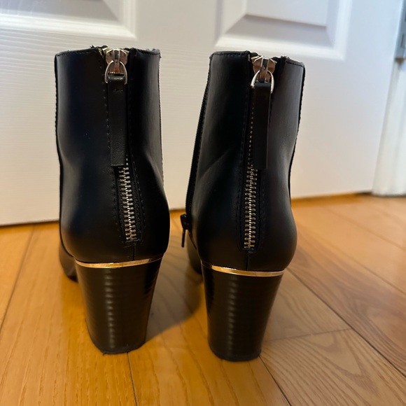 SOLD Call it spring black boots - Picture 3 of 8